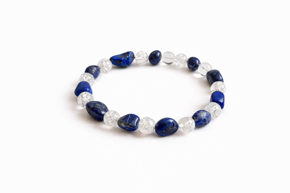 Náramek z minerálů lapis lazuli a pukaný křišťál